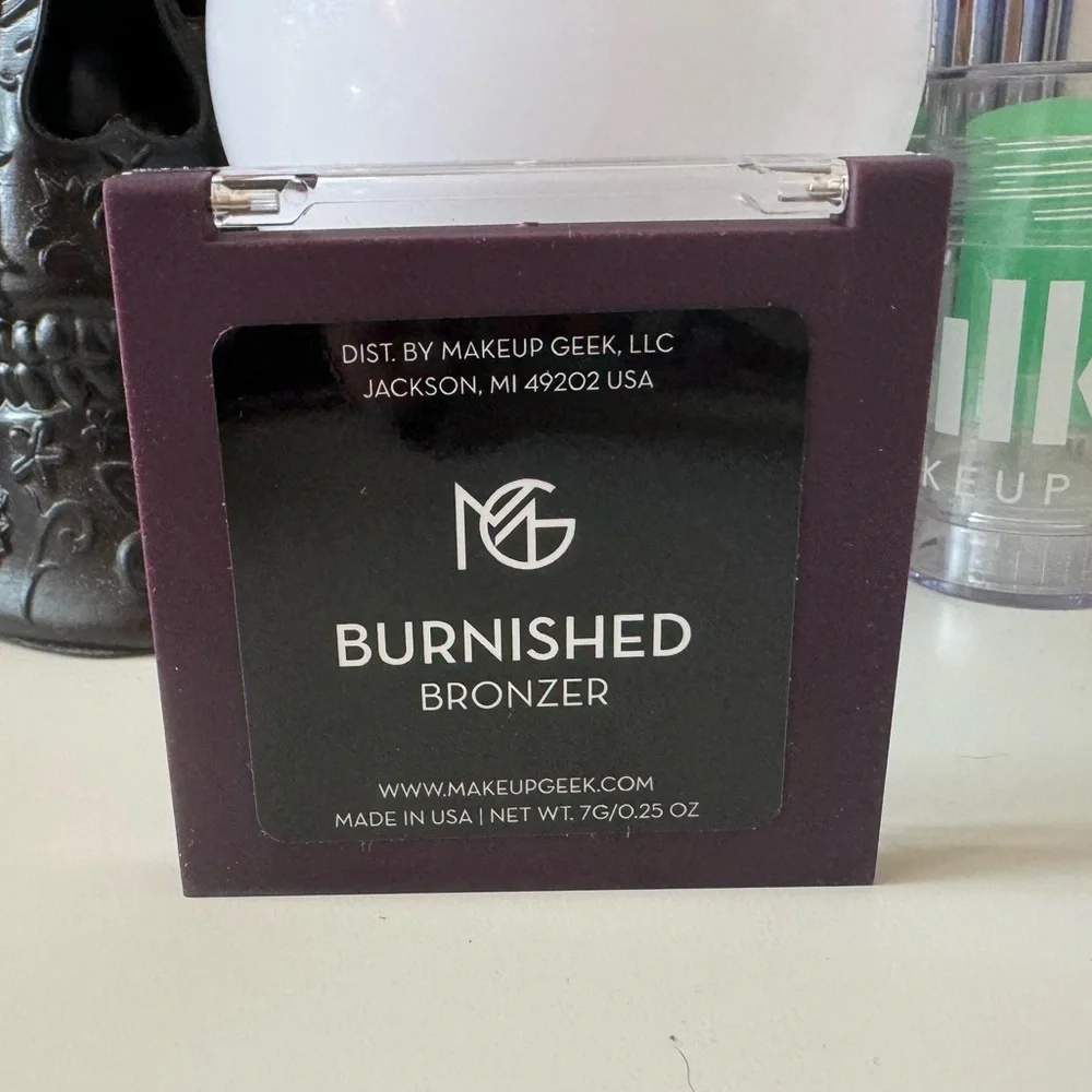 Makeup Geek Burnished Bronzer in Compact
